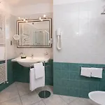 Capri 3s Otel Bardolino
