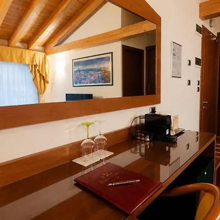 호텔 Capri 3s 3*