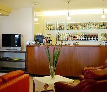 Отель Capri 3s