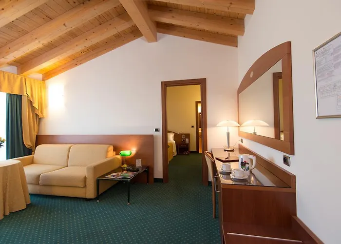 Capri 3s Hotell Bardolino